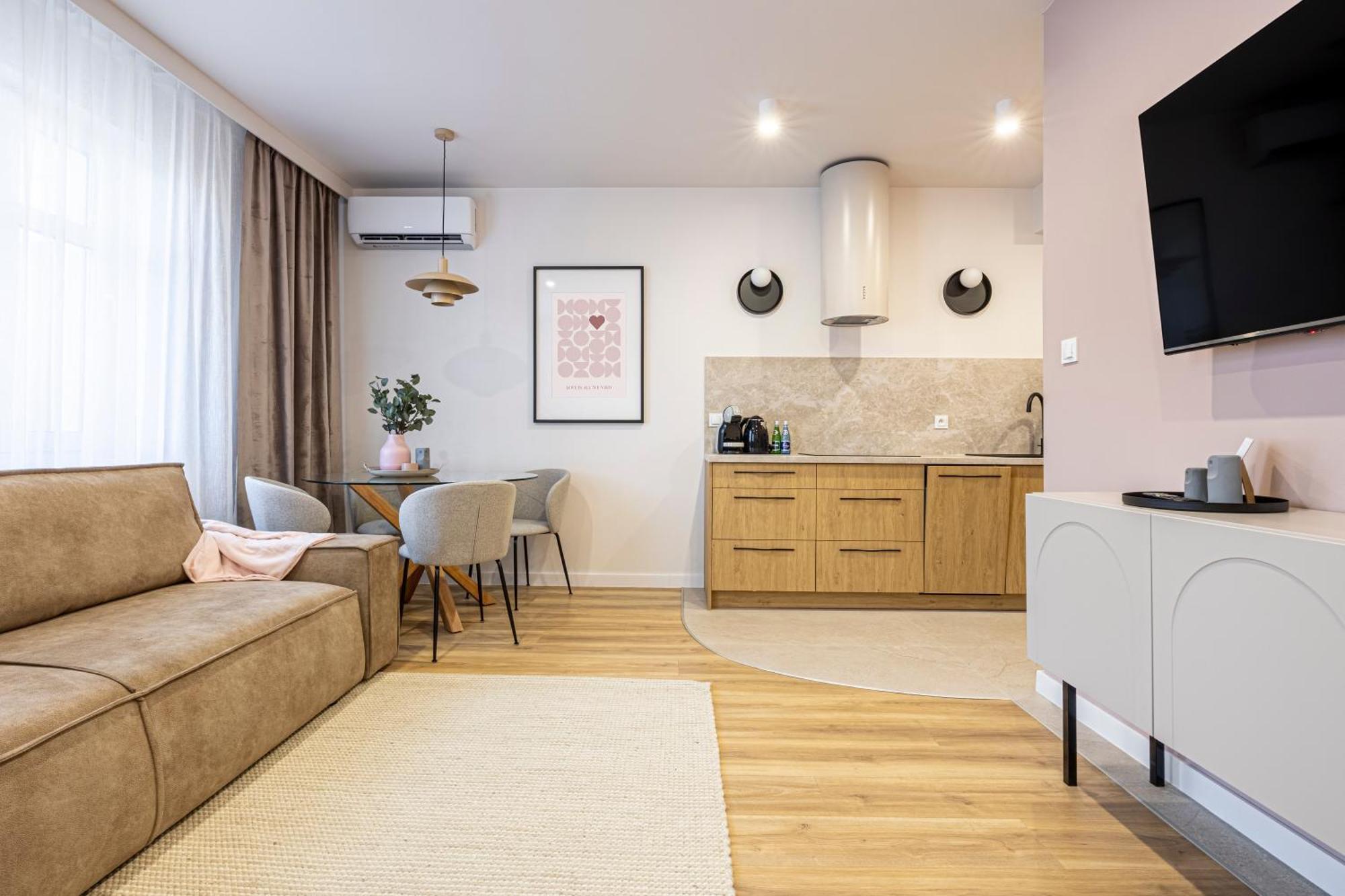 Comfy Aparts Sw Mikolaja Apartment *